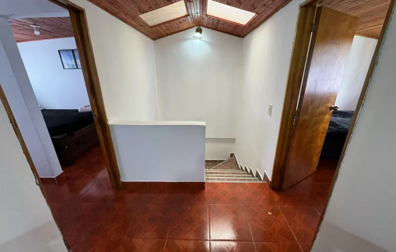 Casa de descanso, a 2 cuadras del parque principal de Murillo, cuenta con servicios de cocina, agua caliente, televisores, wifi, Netflix y lavadora.