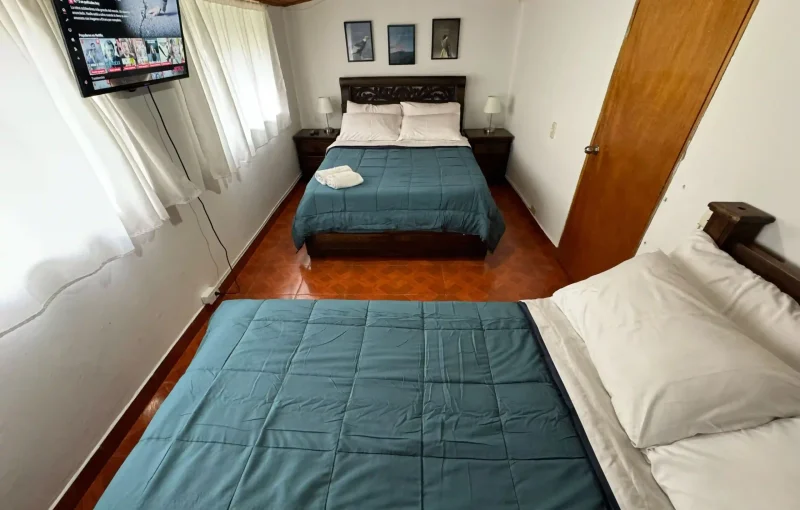 Casa de descanso, a 2 cuadras del parque principal de Murillo, cuenta con servicios de cocina, agua caliente, televisores, wifi, Netflix y lavadora.